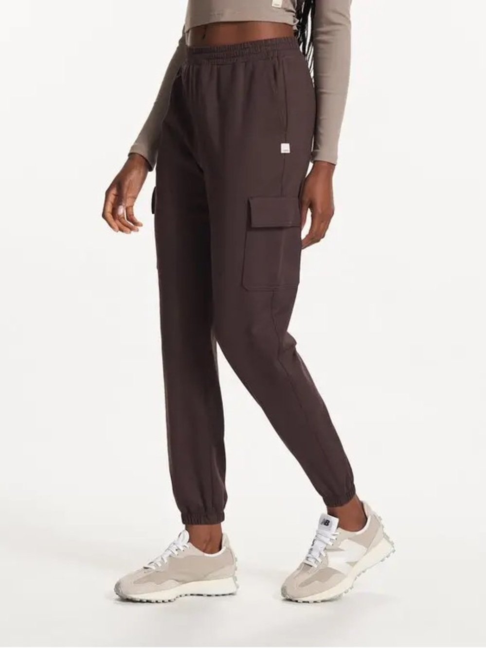 Vuori Women's Cargo boyfriend Joggers - Java brown heather